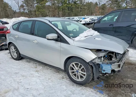 2017 Ford Focus Se z USA, uszkodzony, nr VIN 1FADP3K28HL311236